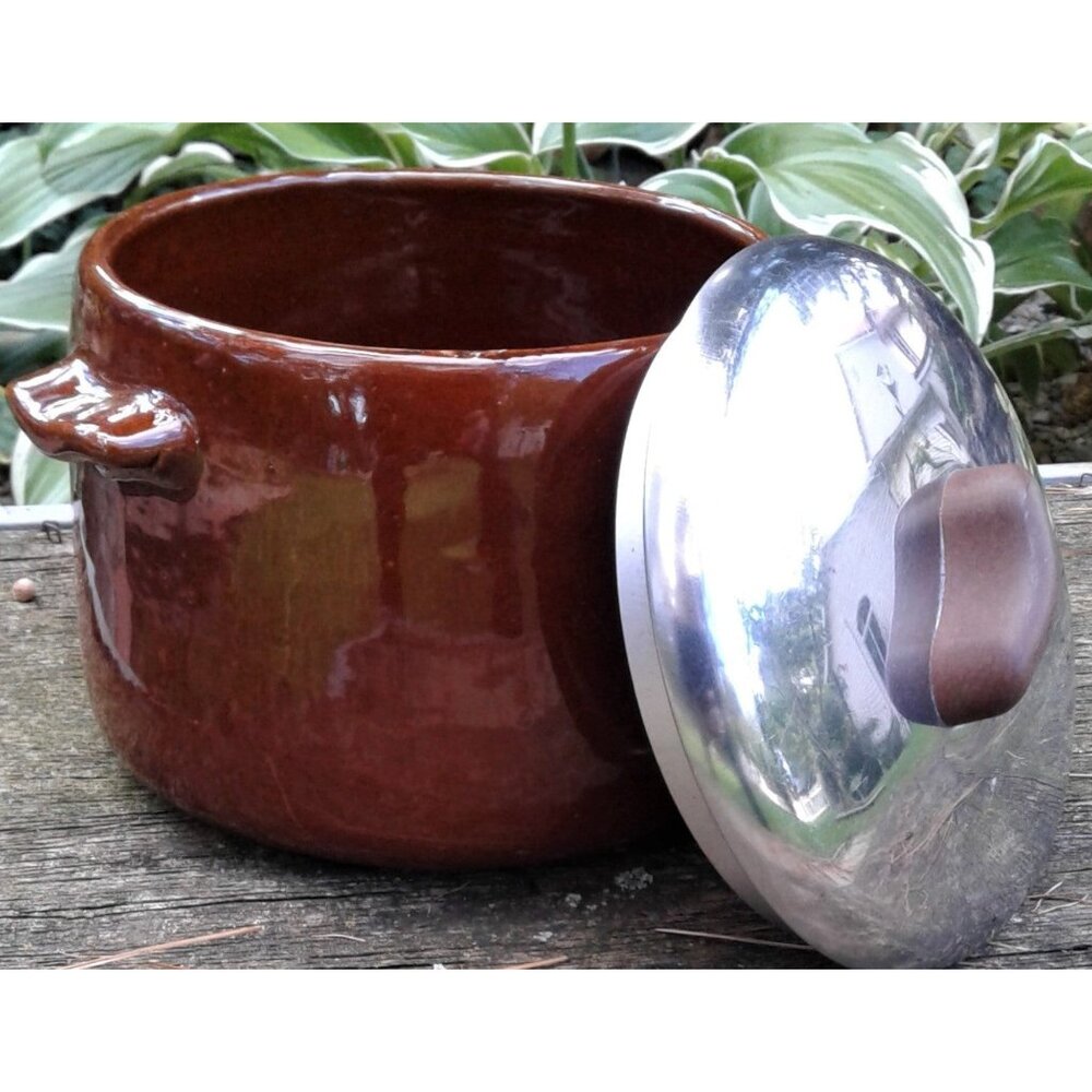 Vintage West Bend Brown Bean/Soup Stoneware Pot with Metal Lid, Ovenproof Brown